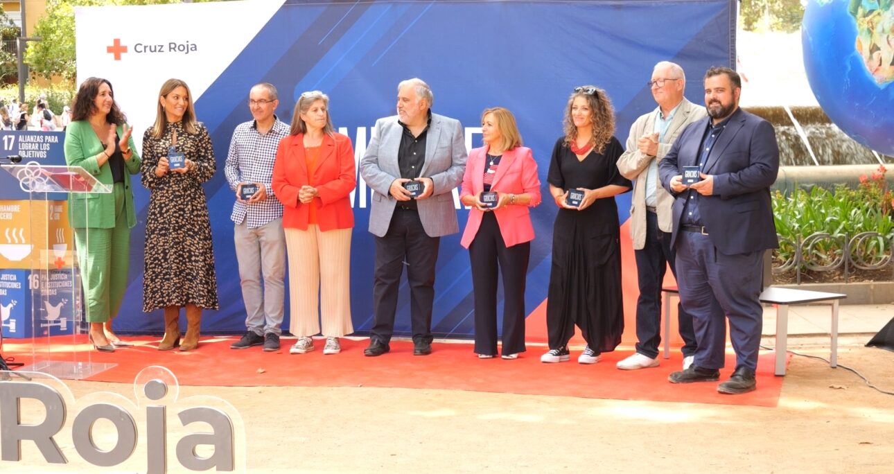 Cruz Roja otorga el premio a Granada Social y Startidea por su compromiso con la comunicación como herramienta de cambio social